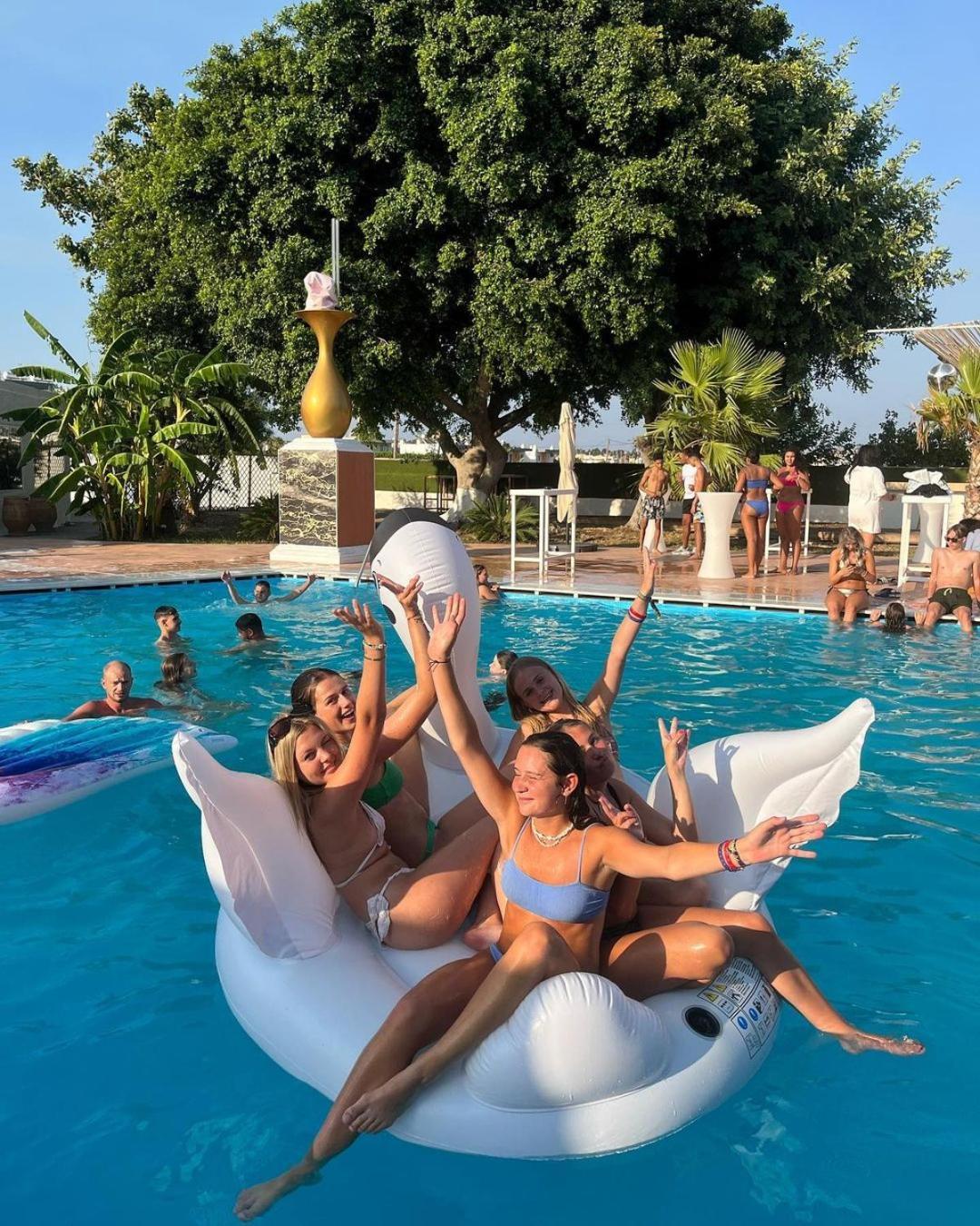 Black Amber Boutique Hotel Лампи Экстерьер фото